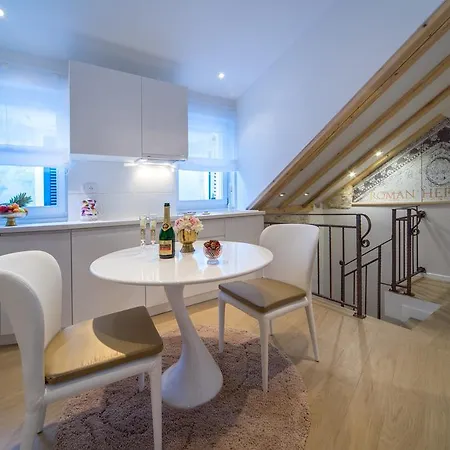 Apartment Roman Heritage *