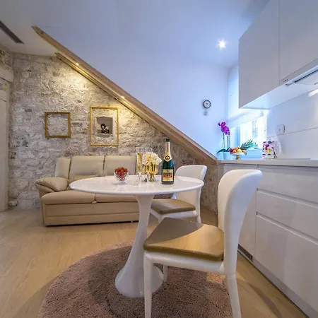 Roman Heritage Apartment Split
